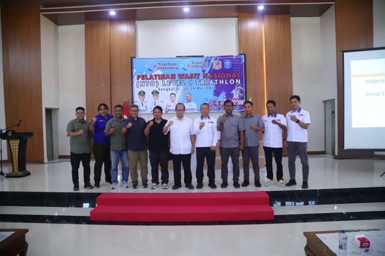 PJ SEKDA BUKA PELATIHAN WASIT  TRIATHION
