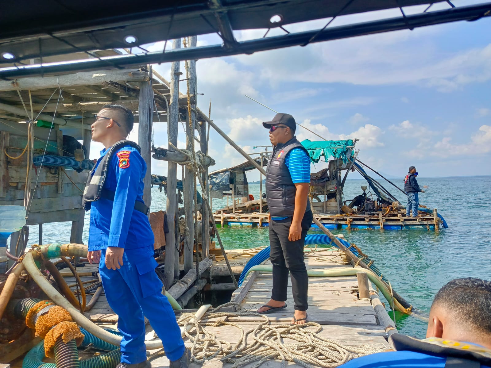 Tim Gabungan Tertibkan Aktivitas Tambang Ilegal di Perairan Teluk Kelabat Dalam, Empat Ponton Diamankan