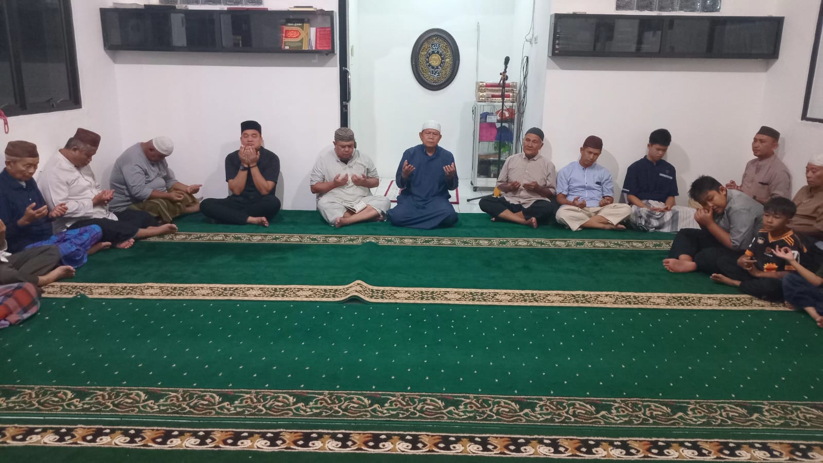 PERINGATI  1 MUHARRAM 1448 H  MUSHALLA  AL-MUHARRAM GELAR DOA BERSAMA