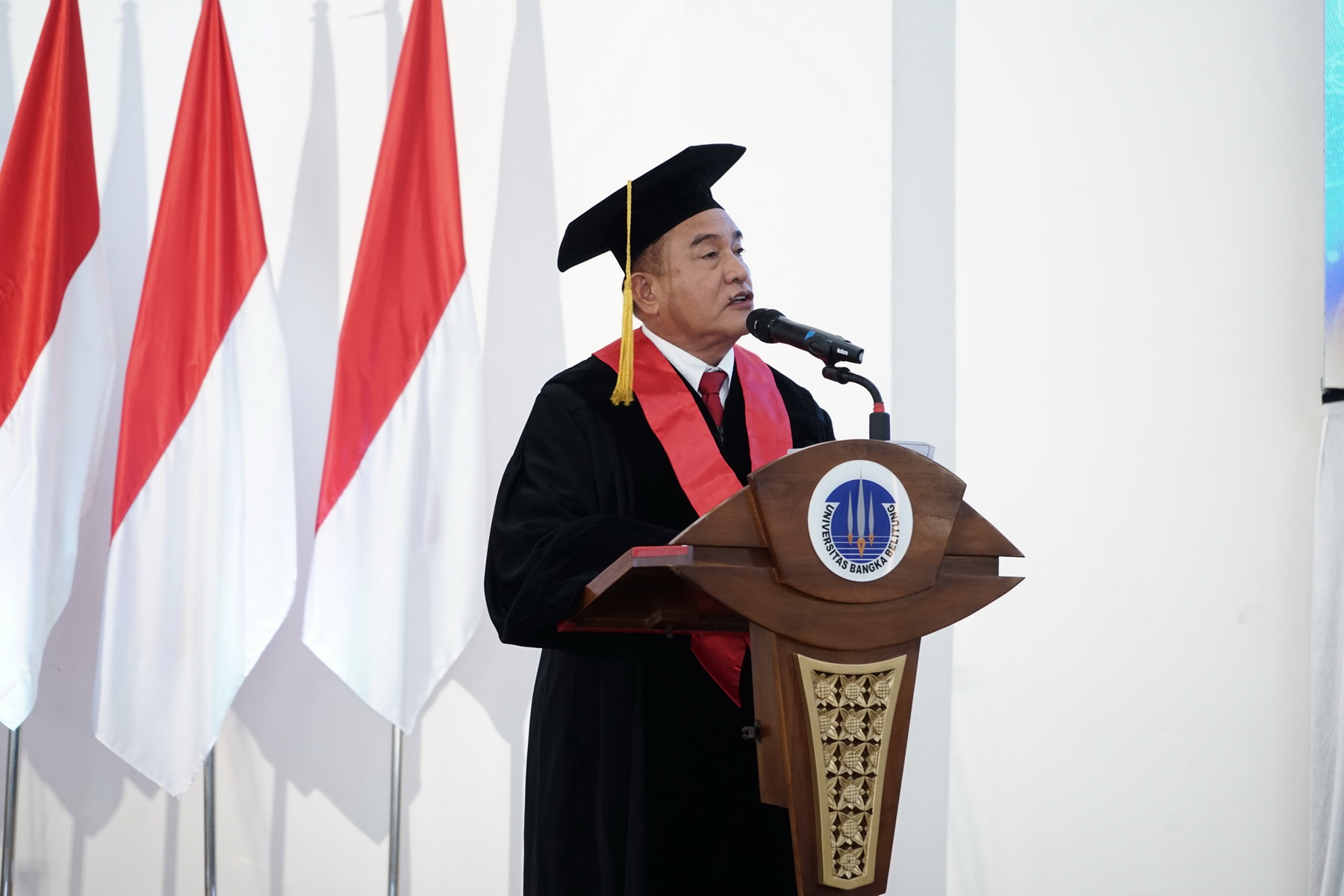 Menko Bidang Hukum,HAM,Imigrasi Dan Pemasyarakatan RI, Yusril Ihza Mahendra Hadir Dalam Acara Wisuda XXXVIII UBB
