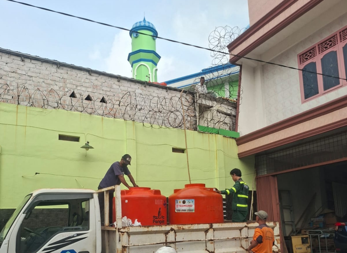 Atasi  Krisis Air Akibat Kemarau, HAKLI Bangka Belitung Dan DLH Bangka Jalin Kerja Sama Suplai Air ke Masjid dan Pesantren